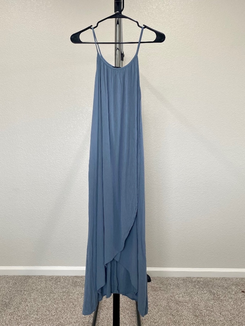 Final Touch Womenʻs Light Blue Spaghetti Strap Asymmetric Wrap Maxi Dress Medium